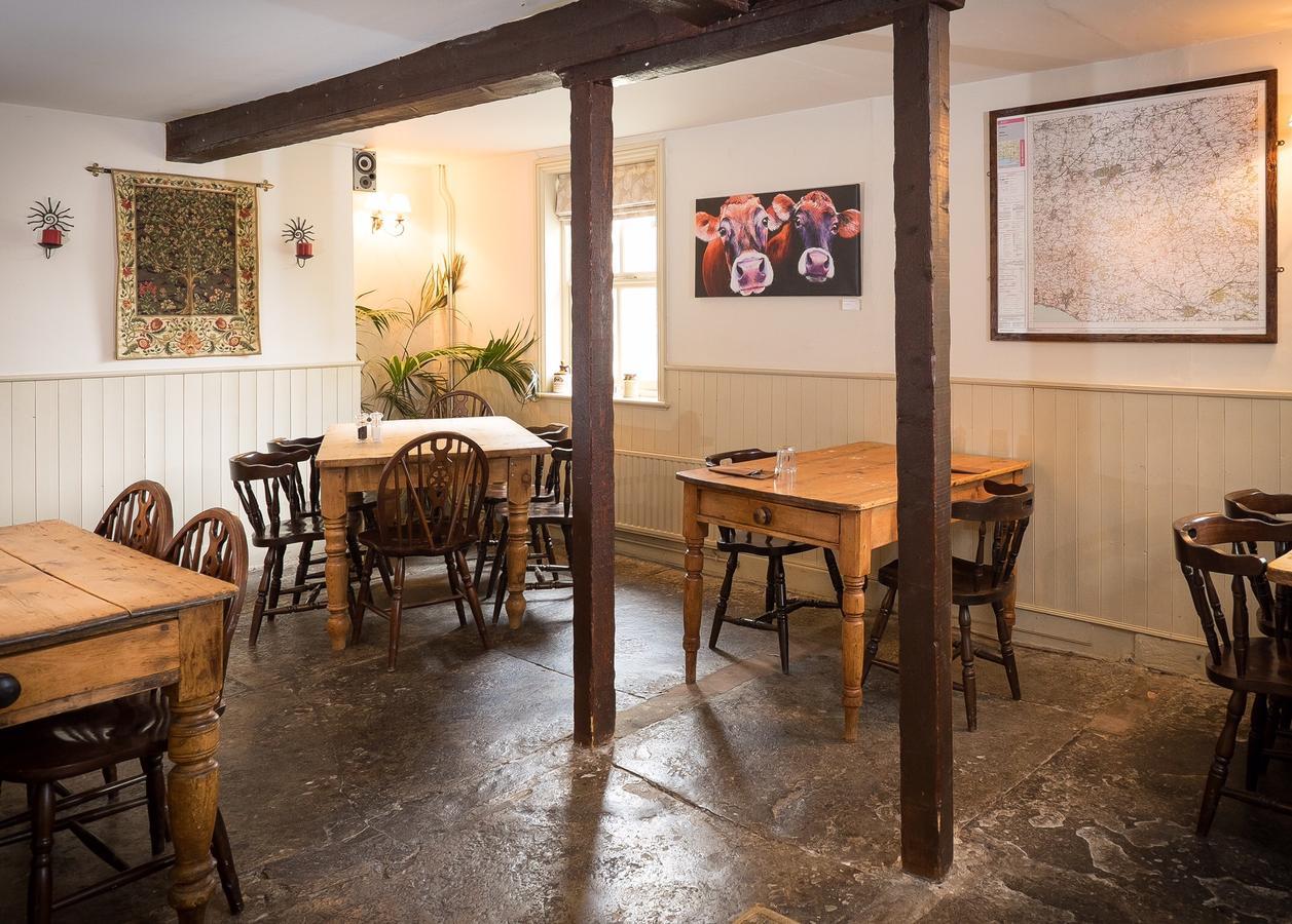 The Chetnole Inn 外观 照片