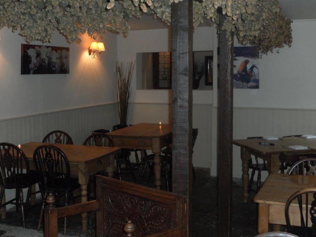 The Chetnole Inn 外观 照片